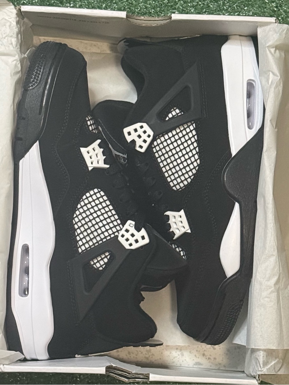 Jordan 4 Retro ‘Thunder’